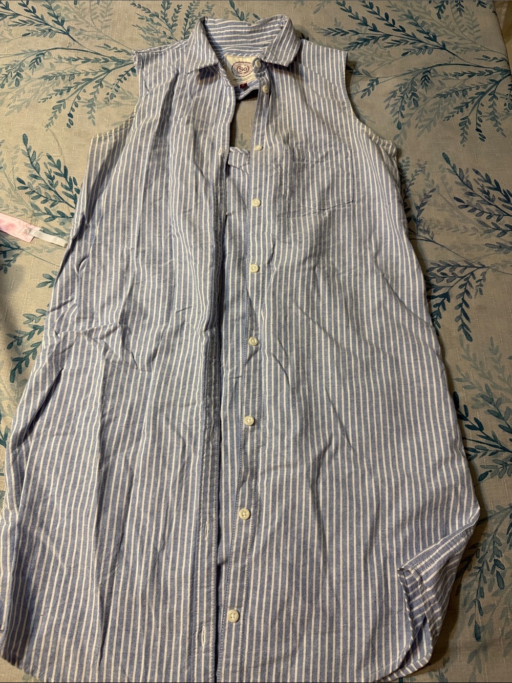 SO Men's Sleeveless Button-Down Shirt in Blue and White Stripes